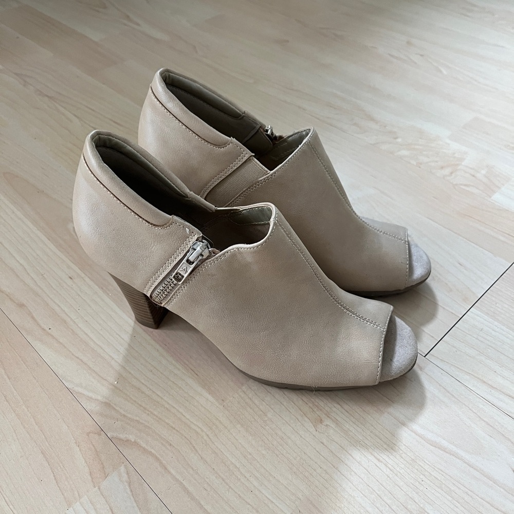 Aerosoles Beige Booties